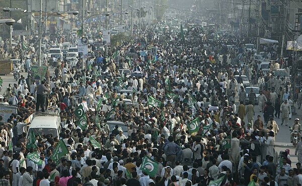 Activists of Pakistan Muslim League (N) participate in a long march on 15 March 2009, organised to support the Lawyers' Movement that had appealed for