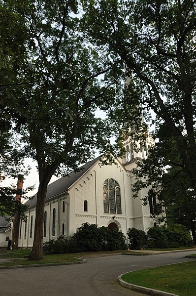 File:NewtonMA AuburndaleCongregationalChurch.jpg