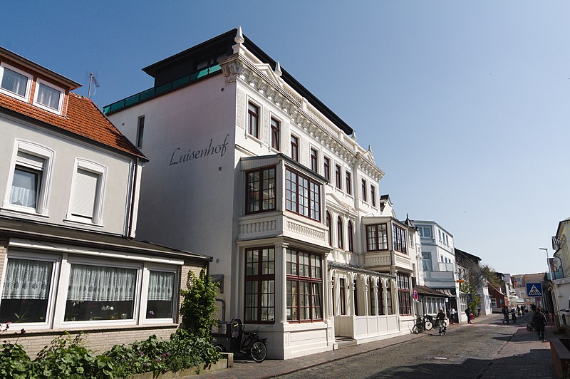 File:Norderney, Luisenstraße 33 (2).jpg