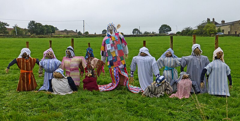 File:Norland Scarecrow Festival 2014 07.jpg