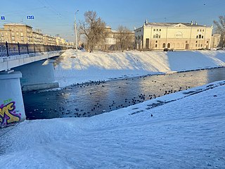 Вид на Абу и кинотеатр зимой