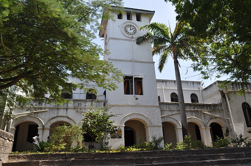 File:Old law courst mombasa.JPG