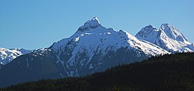 Omega Mountain centered, Pelops and Niobe to right, seen from the Sea to Sky Highway