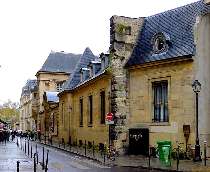 File:P1010745 Paris IV Rue Pavée reductwk.JPG