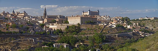 Panorama of Toledo at sunset. View from the south.jpg