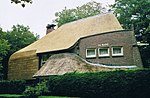 Reetgedèkde villa in Park Meerwijk
