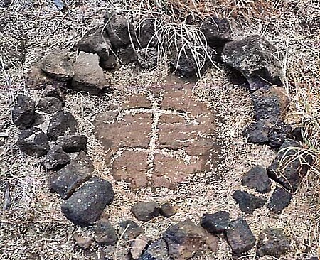 ไฟล์:Petroglyph on the western coast of Hawaii.jpg