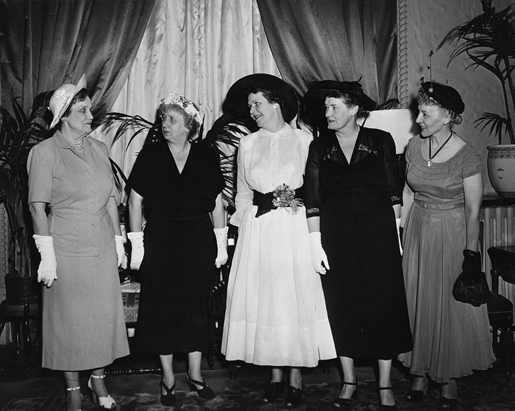 File:Photograph of Mrs. Bess W. Truman with Democratic Women, ca. 1950.jpg