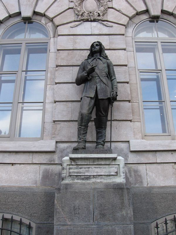 Alfred Laliberté's Pierre Boucher sculpture in front of Parliament Building (Quebec)