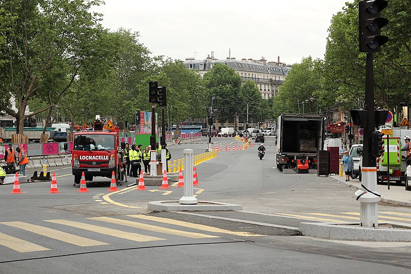 File:Place de la République (Paris), réaménagement, 2012-06-19 06.jpg