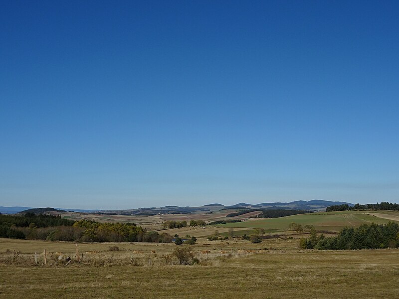 File:Plateau du Devès.jpg