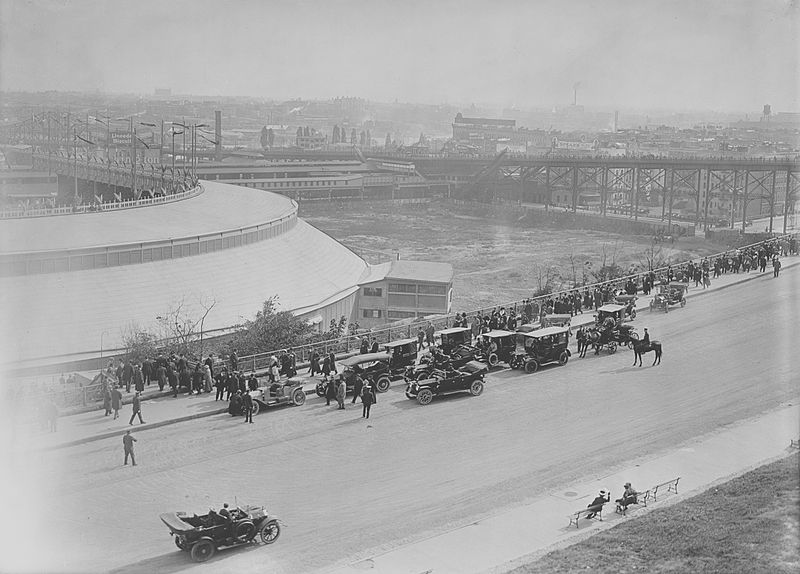 File:Polo Grounds outside.jpg