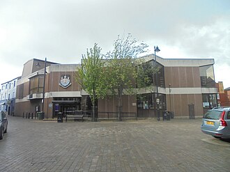 The library in 2019 Pontefract Library (25th April 2019) 002.jpg