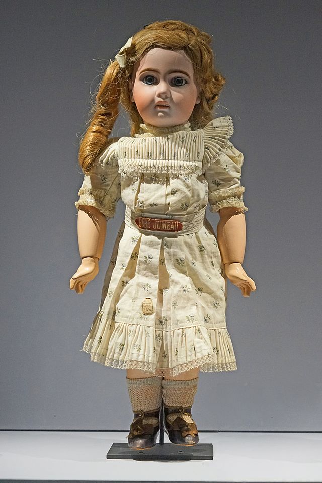 Bisque doll - Wikipedia