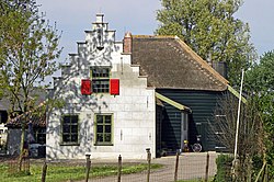 Het Kooghuis in Uitgeest is de oudste nog bestaande stolpboerderij, het hout van het vierkant is gedateerd op 1559