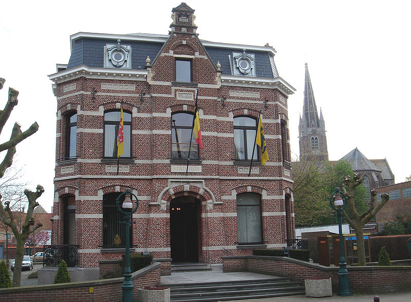 File:Rathaus Oudenburg.jpg