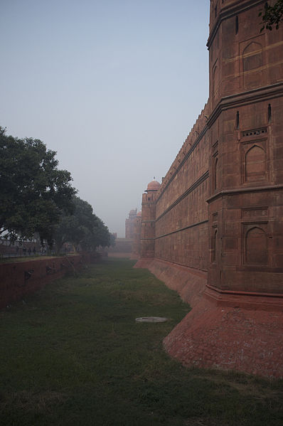 File:Red Fort, Old Delhi, India (20567150033).jpg