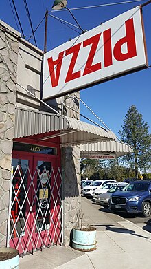 Red Sauce Pizza, Portland, Oregon (2022) - 3.jpg