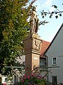 Marktbrunnen 1560 unter Herzog Christoph angelegt Wappenfigur 1966 durch Kopie ersetzt (Original im Museum im Fruchtkasten) Camera location 48° 17′ 11.8″ N, 8° 43′ 30.6″ E  View all coordinates using: OpenStreetMap