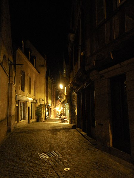 File:Rue de vannes la nuit - panoramio.jpg