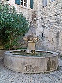 Séguret - fontana dei mascarons 1.jpg