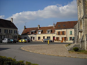 Saint-Hilaire-sur-Erre - Main square.JPG
