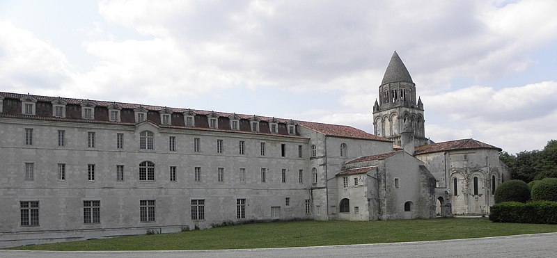 File:Saintes (17) Abbatiale Sainte-Marie aux Dames 05.JPG