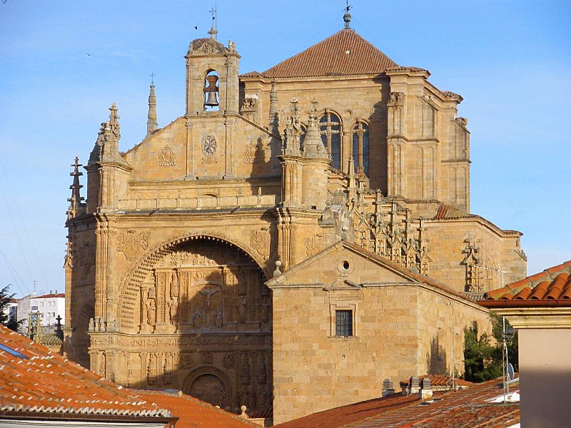 File:Salamanca - Convento de San Esteban, fachada occidental 01.jpg