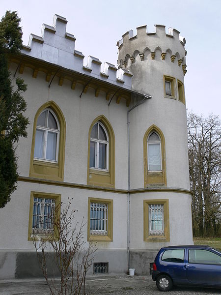 File:Schloss Benzenhofen 3.jpg