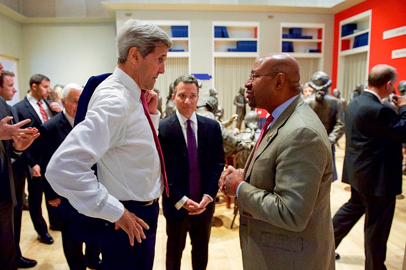 File:Secretary Kerry Speaks With Philadelphia Mayor Nutter After Speaking About Iranian Nuclear Deal at National Constitution Center (20475271303).jpg