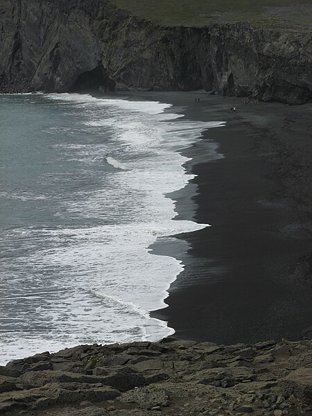 File:Shoreline in iceland.jpg