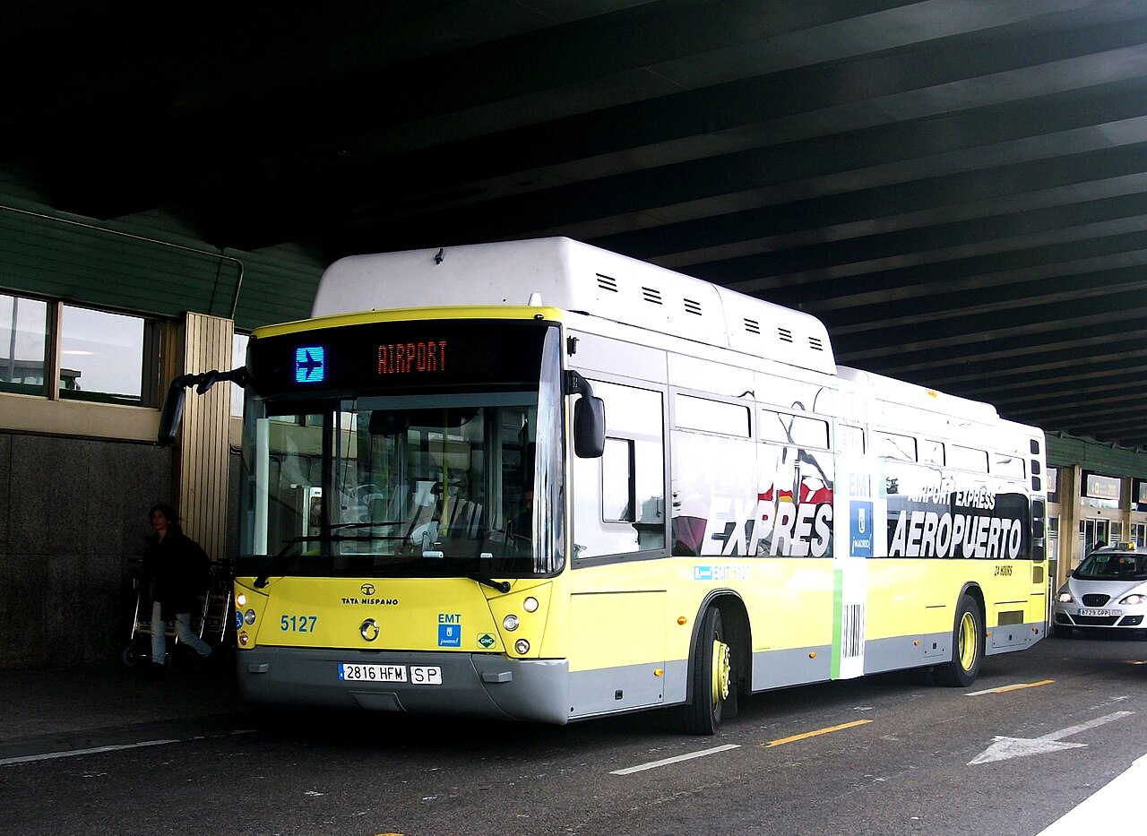 File:Shuttle at Madrid  - Wikimedia Commons