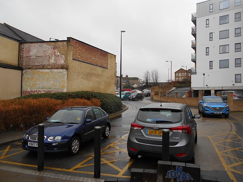 File:Sir John Hawkins Car Park, 15 January 2018 (01).jpg