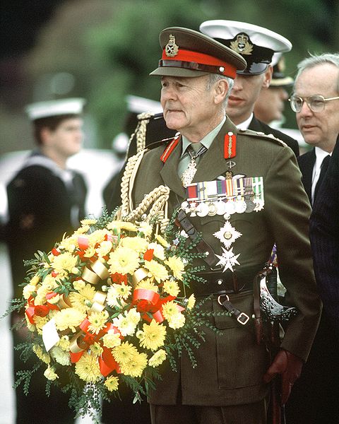File:Sir Phillip Bennett preparing to lay wreath, May 7, 1992.JPEG