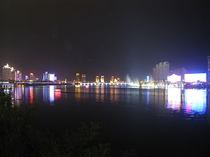 נהר סונגהואה (אנ') בלילה
