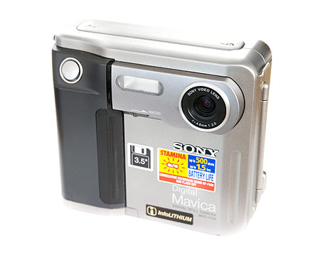 Sony Digital Mavica MVC-FD5 (1997), the first digital camera of the Mavica series
