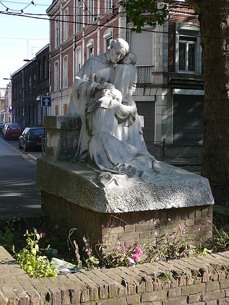 File:Statue de la place Vanhoenacker Lille.JPG