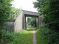 Banestien mellem Toreby trinbræt og Flintinge station går under Fugleflugtslinjen i en viadukt fra 1942[1]