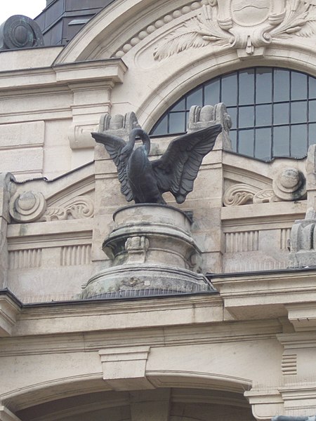 File:Swan statue on the facade of Széchenyi Bath, Budapest.jpg