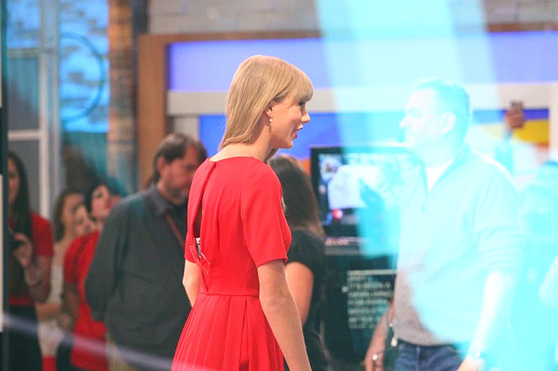 File:Taylor Swift GMA (8113977461).jpg