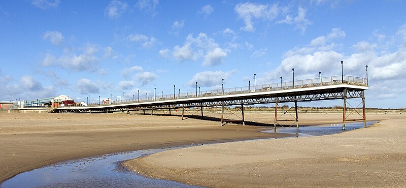 File:The Pier, Skegness (geograph 4373993) cropped.jpg