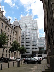 Noordelijke toren vanaf de Stadhuisstraat