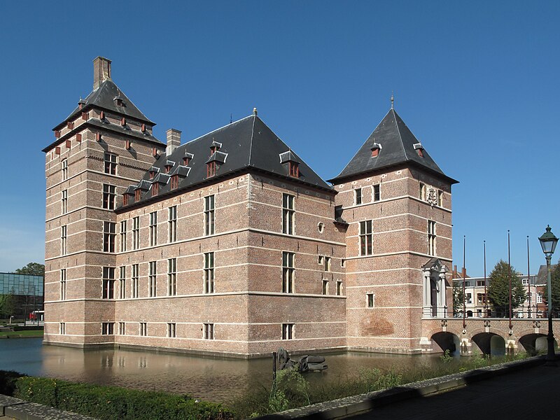 File:Turnhout, kasteel-rechtbank foto3 2010-10-03 13.17.JPG