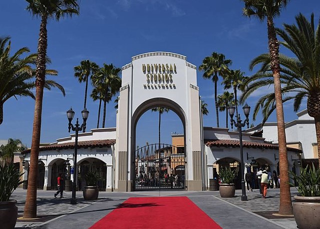 Universal Studios Hollywood - Wikipedia