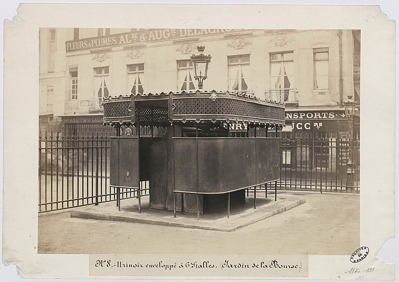 File:Urinoir, Jardin de la Bourse (11Fi 131).jpg