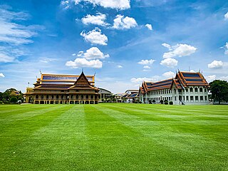 <span class="mw-page-title-main">Vajiravudh College</span> Public school in Dusit, Bangkok, Thailand