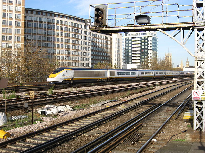 File:Vauxhall station 2008 1.JPG