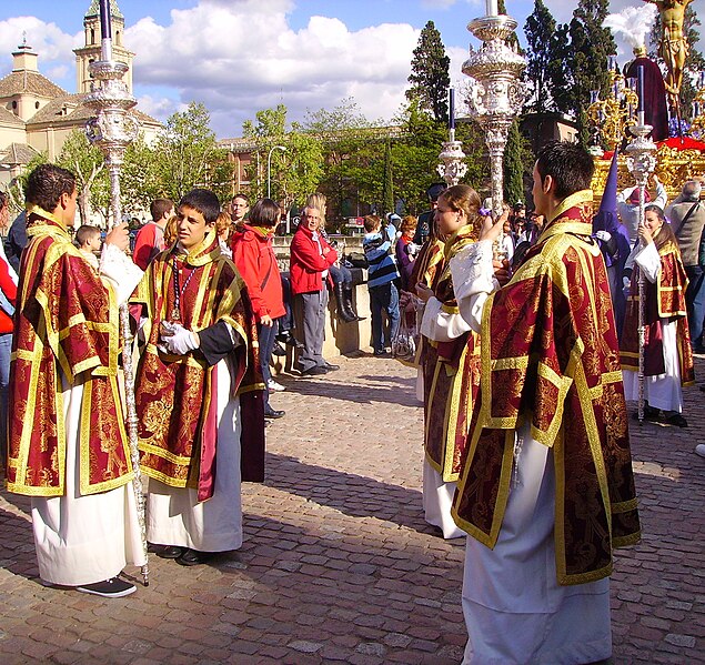 File:Venerable Hermandad del Santísimo Cristo de la Lanzada y María Santísima de la Caridad, Granda, Semana Santa 2009 (8).JPG