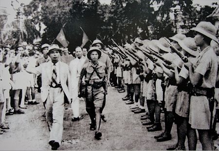 Tập_tin:Viet_Minh_during_August_Revolution.jpg