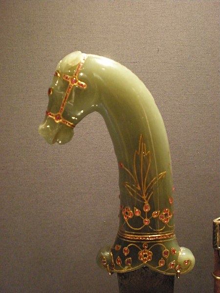 File:WLA vanda Mughal Dagger and scabbard with nephrite horses head.jpg